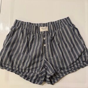 American Eagle Outfitters Women's Navy Striped Shorts